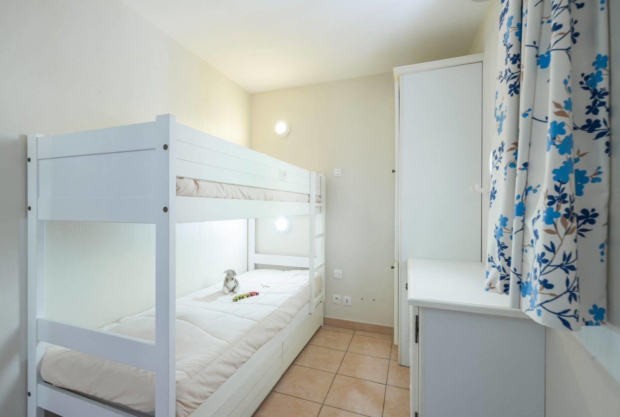 Les Rivages - Appartement Vue Mer Imprenable-Piscine Сикс-Фор-ле-Плаж Екстериор снимка
