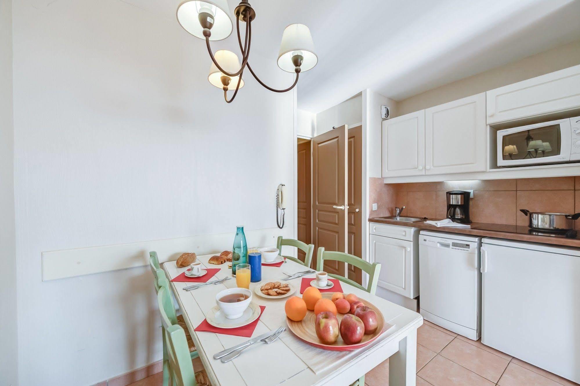 Les Rivages - Appartement Vue Mer Imprenable-Piscine Сикс-Фор-ле-Плаж Екстериор снимка